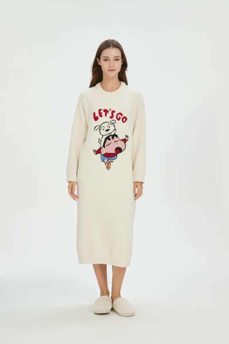 Emakumeentzako franela beige koloreko gau-jantzia