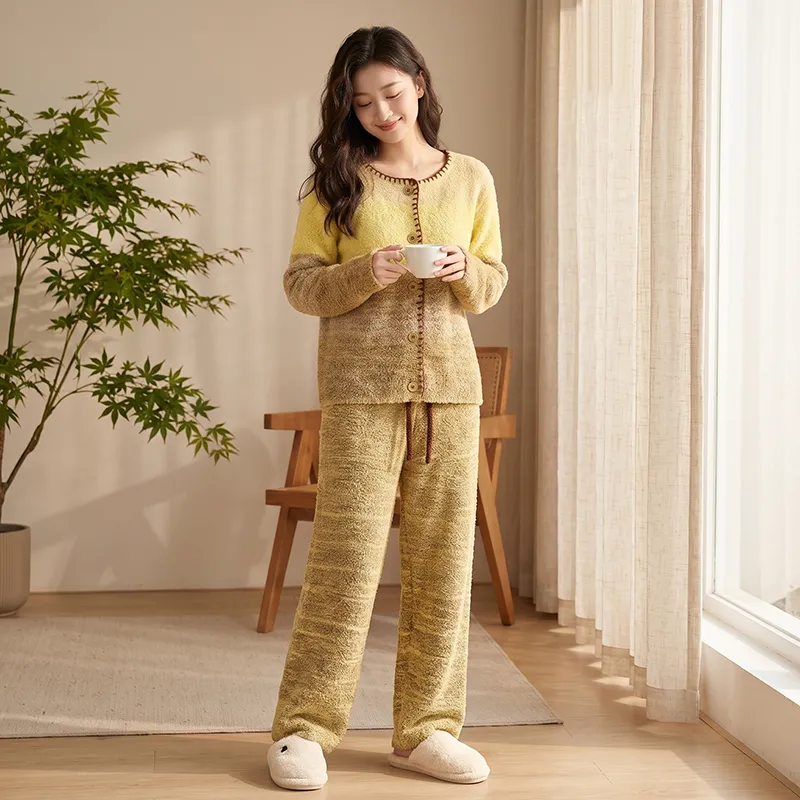Emakumeentzako pijama